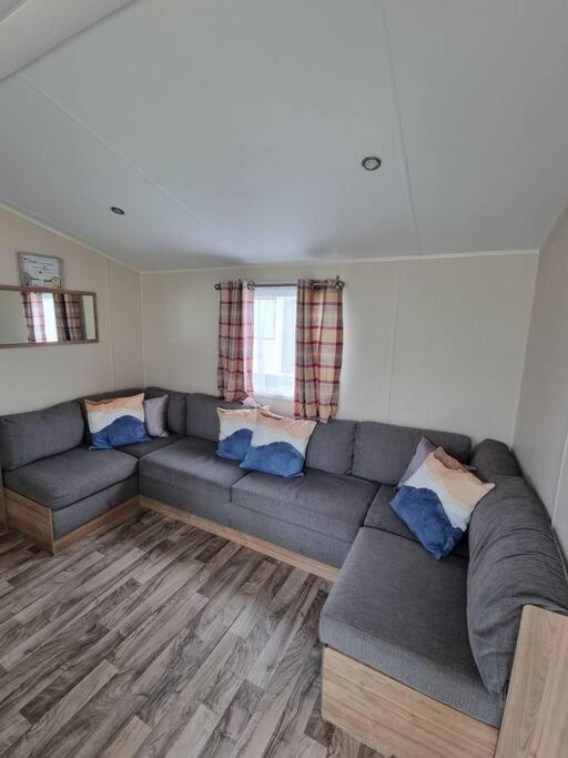 Caravan In - New Dymchurch